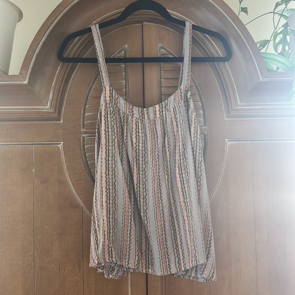 Carly Jean medium tank top. 100% rayon.